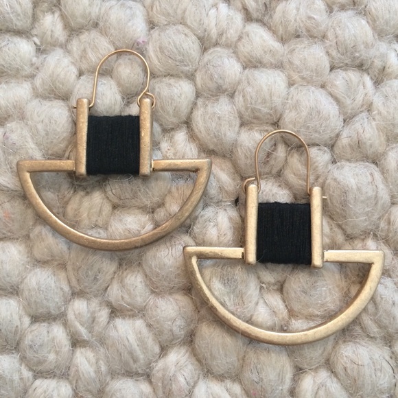 Nala Earrings - Black - Picture 2 of 5